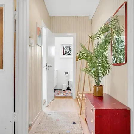 Family, Cozy House & Free Parking *
