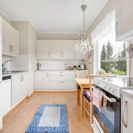 Family, Cozy House & Free Parking Apartment Tromsø