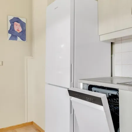 Family, Cozy House & Free Parking Apartment *