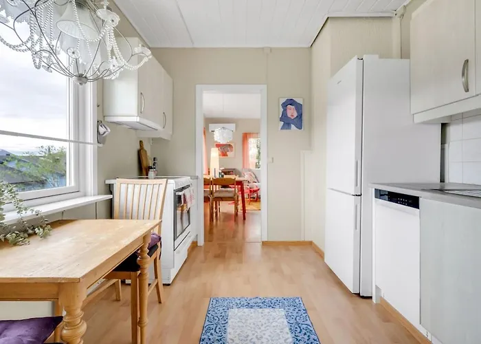 Family, Cozy House & Free Parking Apartamento Tromsø